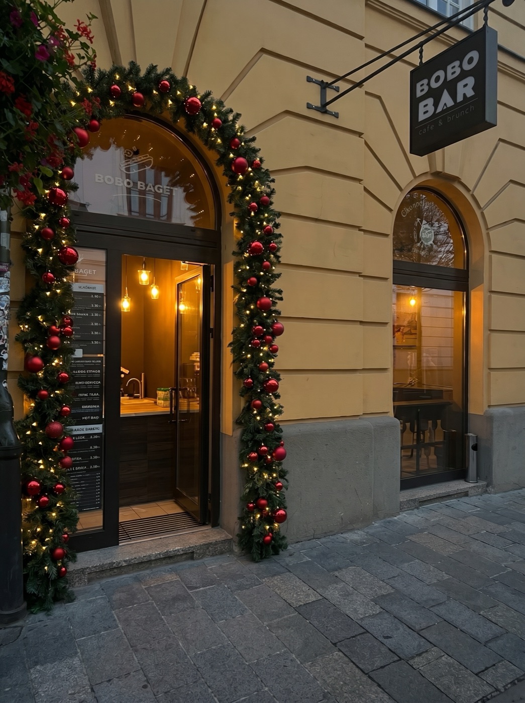 Beispiel 1: Festliche Weihnachtsdekoration Eingangsbereich